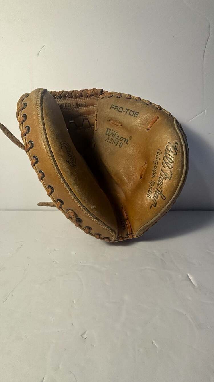 Vintage Wilson A2510 Bill Freehan Autograph Model Pro-Toe Catcher's Mitt